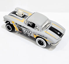 Hot Wheels ‘62 CORVETTE GASSER Metal Grey Car For All Ages
