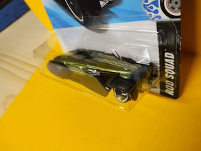 Hot Wheels Custom Cadillac' Fleetwood Road Squad Car (Multicolor, Pack of: 1)